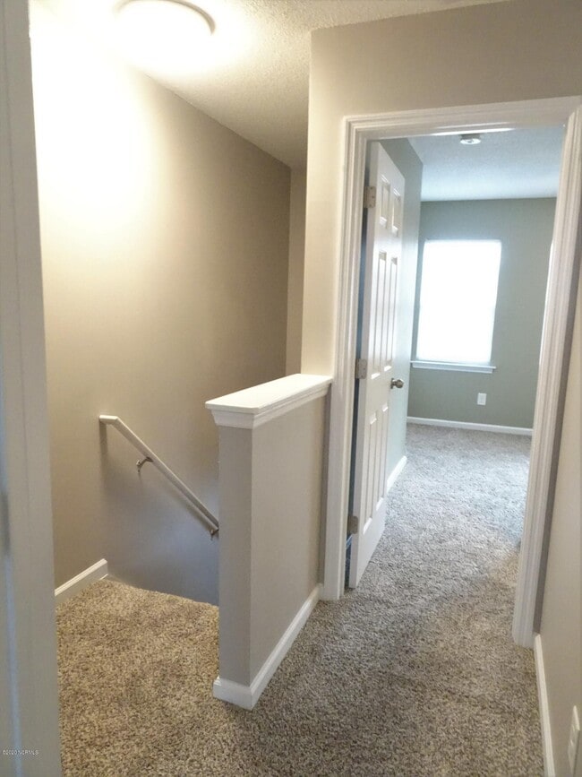 Building Photo - 4001 Grandeur Ave