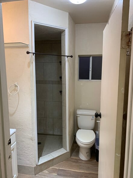 Building Photo - 1255 Sierra St