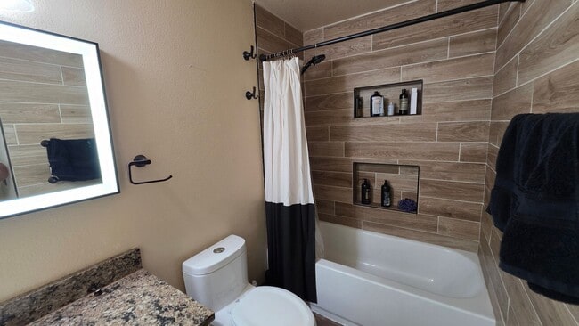 Building Photo - Heart of Puyallup Stunner; a Must See!