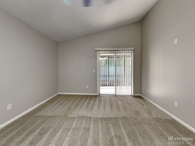Building Photo - 2600 Malibu Cir