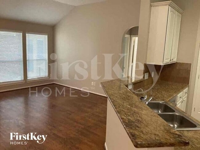 Building Photo - 14518 Wadlington Dr