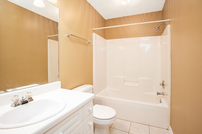 Building Photo - 2428 E University Dr
