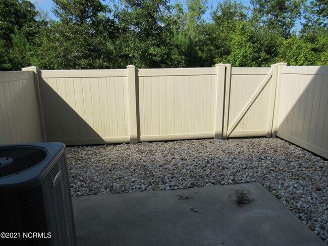 Building Photo - 2 BR 1.5 BA In Boyington Place
