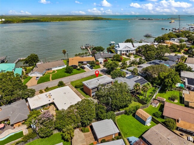 Building Photo - 1310 Harbor View Dr