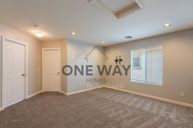 Building Photo - 1057 S Deerfield Ln