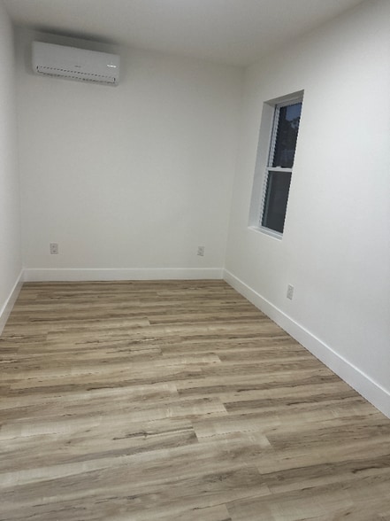 Building Photo - 5510 Matthews St