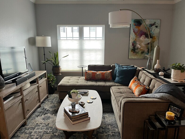 Building Photo - 12913 Tradd St