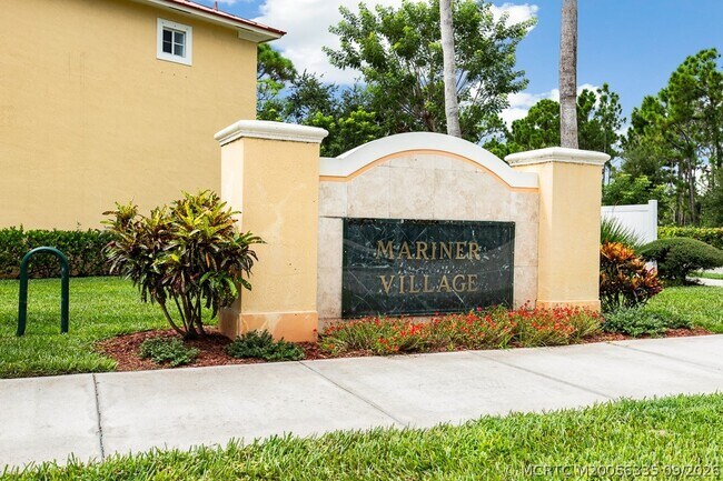 Building Photo - 4964 SE Mariner Garden Cir
