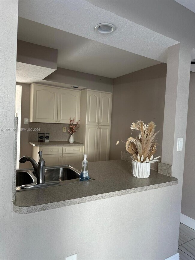 Building Photo - 1251 SW 124th Ct