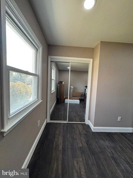 Building Photo - 53 N Post Rd