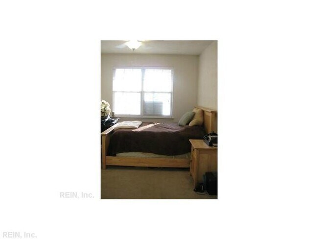 Building Photo - 212 Fireweed Ct