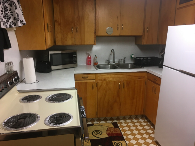 Building Photo - 264 S 300 W