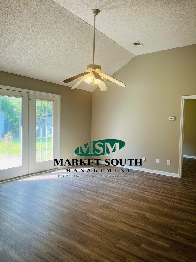Building Photo - **COMING SOON!!** 4 Bedroom Beauty