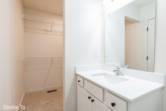 Building Photo - MODERN FINISHES!  3 Bedroom, 2 Bath Home in Altoona