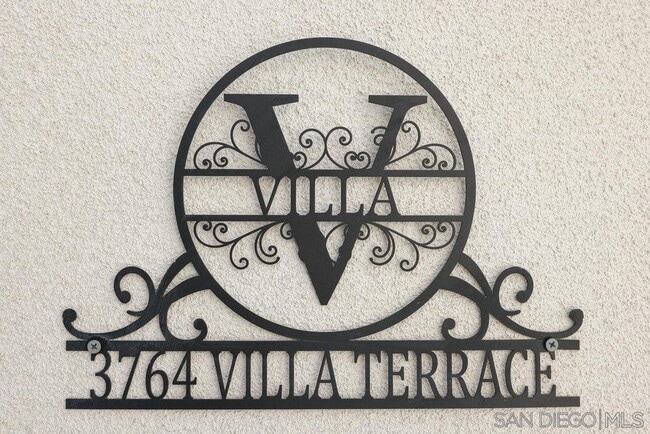 Building Photo - 3764 Villa Terrace