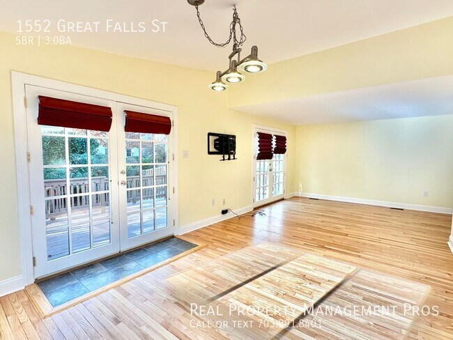 Building Photo - 1552 Great Falls St