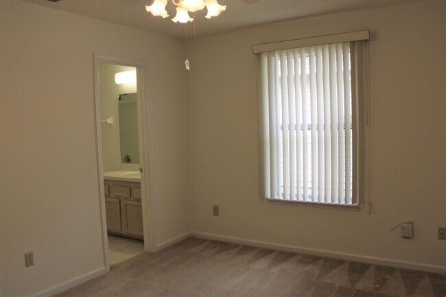 Building Photo - 11202 Mikris Dr N