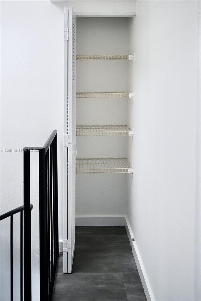 Building Photo - 3186 Bird Ave