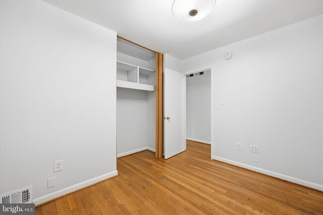 Building Photo - 3908 Braddock Rd