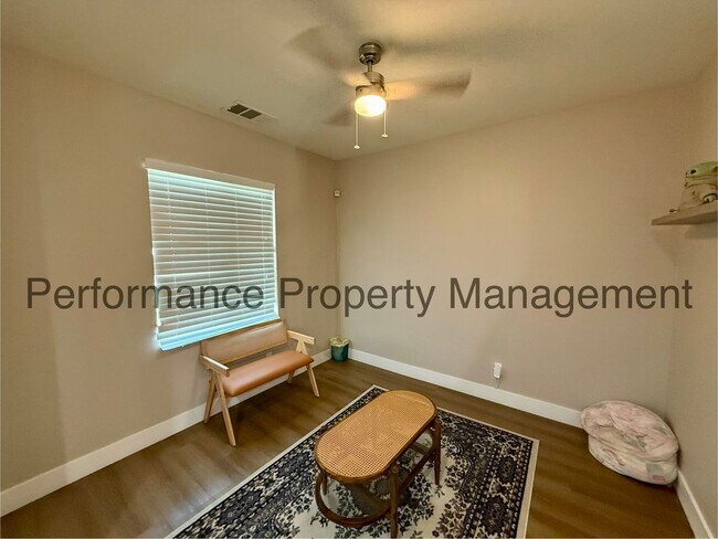 Building Photo - 10009 Sentinel Peak Pl