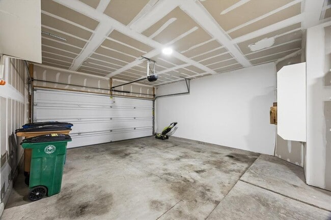 Building Photo - 3101 Davis Ln