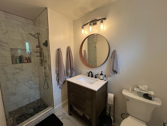 Building Photo - Charming 3 bedroom, 2 bathroom home for rent in Granite Bay, CA!