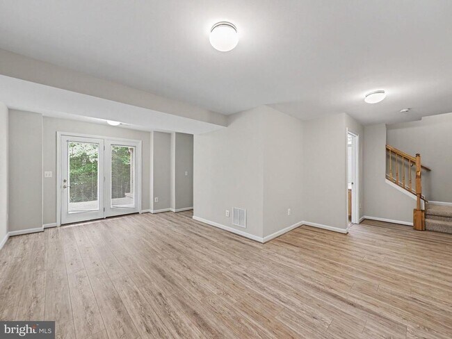 Building Photo - 5641 Eppes Island Pl