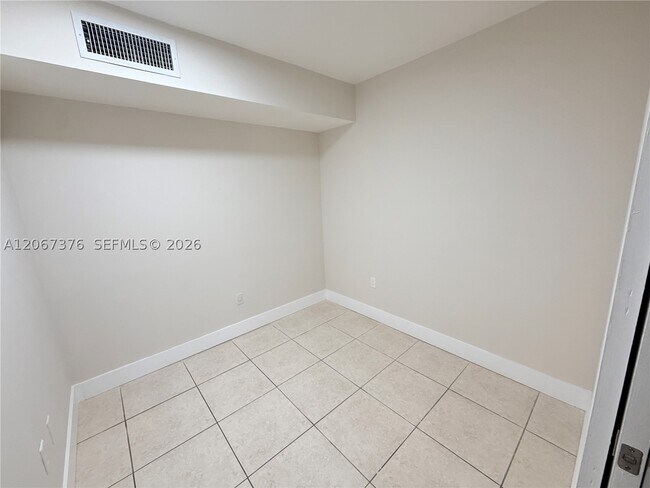 Building Photo - 5900 SW 127th Ave