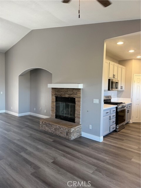 Building Photo - 16146 Winona St