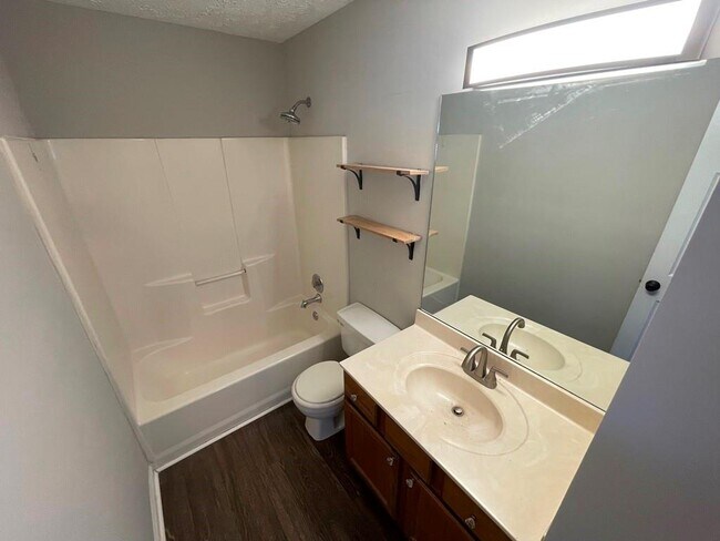 Building Photo - 3251 Avensong Village Cir