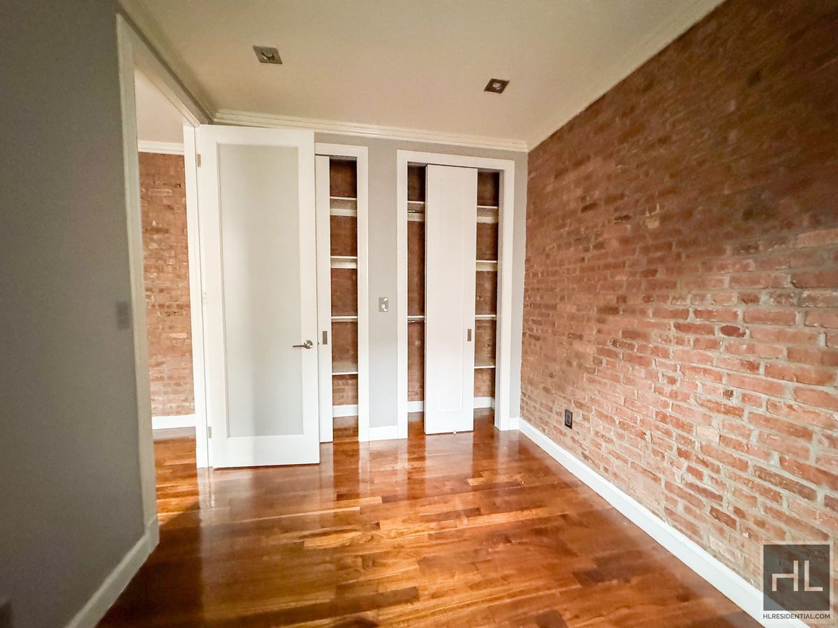 Building Photo - Second Avenue