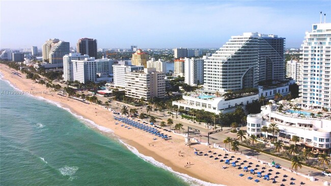 Building Photo - 3101 Bayshore Dr