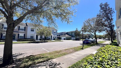 Building Photo - Upgraded Avalon Park 3 Bed/2.5 Bath Townhome!