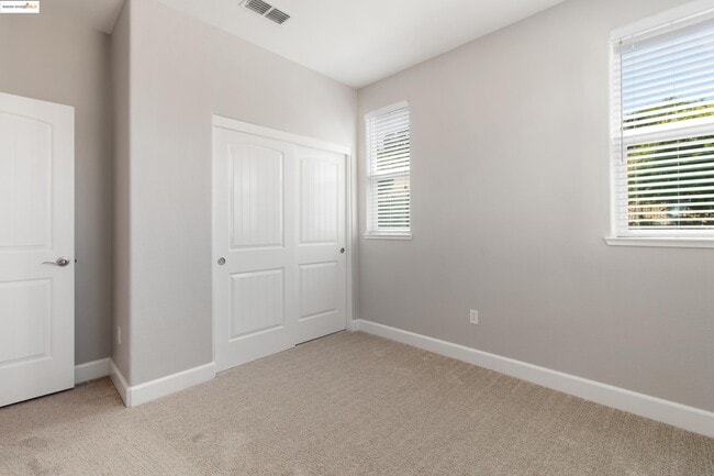 Building Photo - 701 Tierney Pl