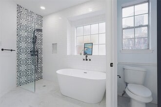 Building Photo - 17527 Sandy Cliffs Dr