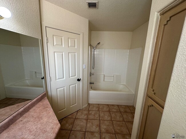 Building Photo - 7806 E Topeka Pl