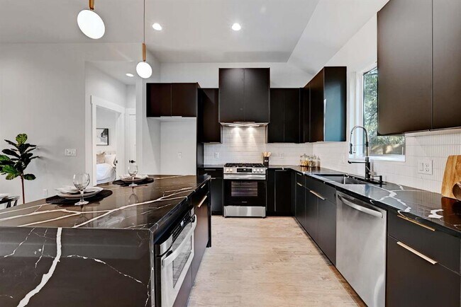 Building Photo - 503 Thelma Dr
