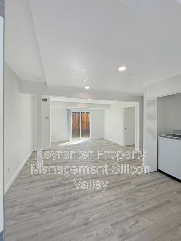 Building Photo - 1102 Audrey Ave