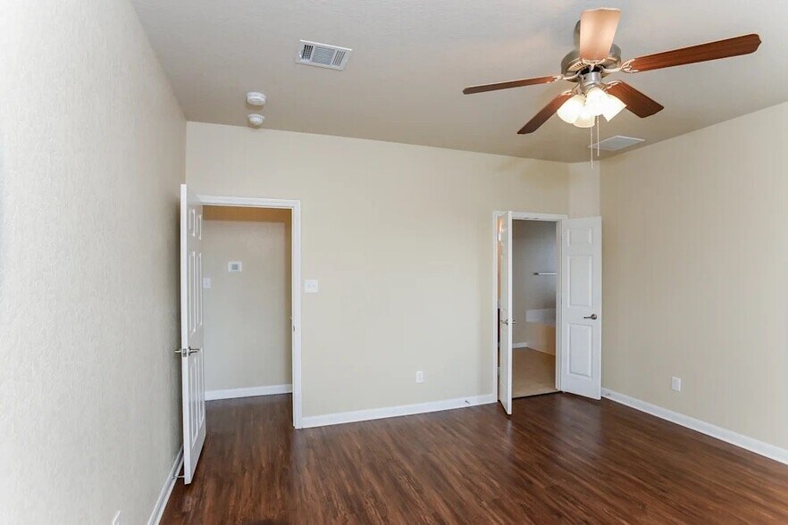 Building Photo - 8410 Western Way