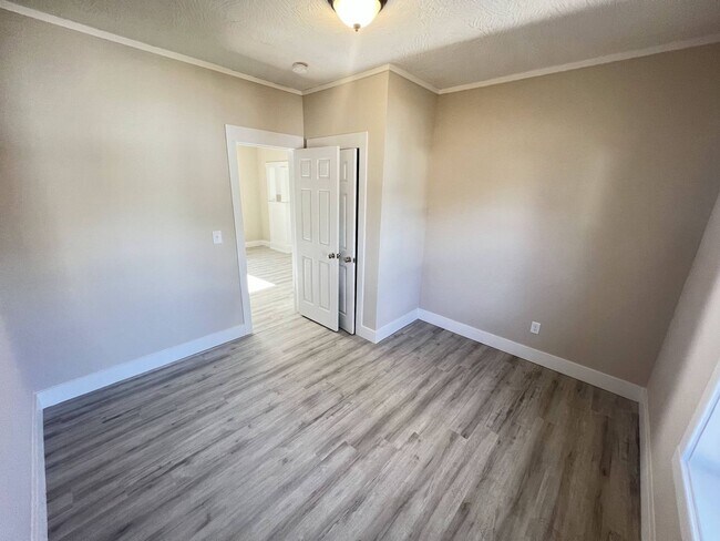 Building Photo - 3 Bed 1 Bath Springfield, MO