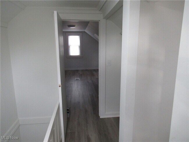 Building Photo - 12213 Mortimer Ave