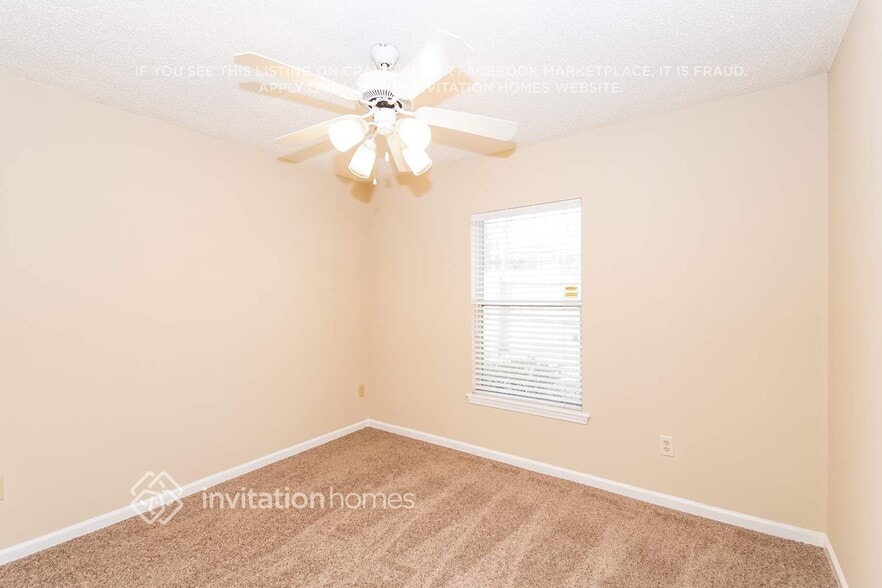 Building Photo - 11836 Lake Fern Dr