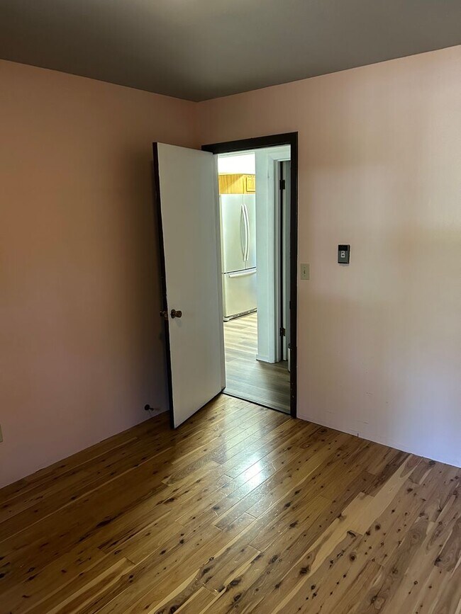 Building Photo - 3886 Canyon Loop
