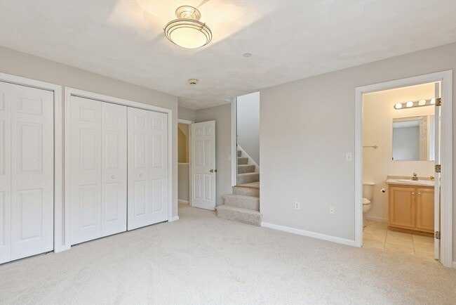 Building Photo - 555 Main St