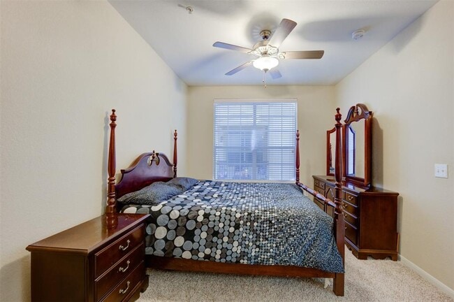 Building Photo - 7575 Kirby Dr