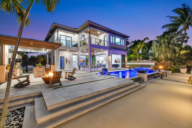 Building Photo - 334 Isle of Capri Dr