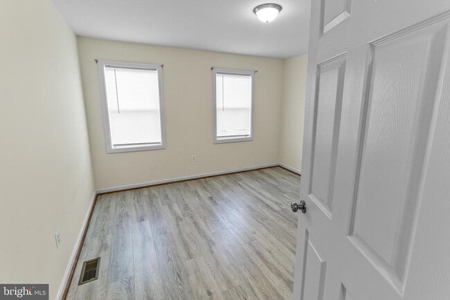 Building Photo - 28 B St