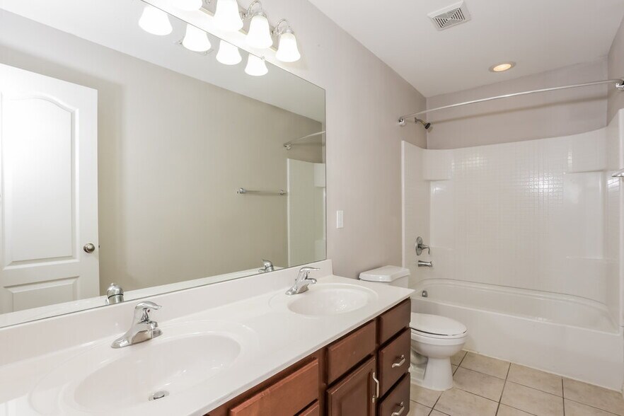 Building Photo - 1627 Dream Catcher Way