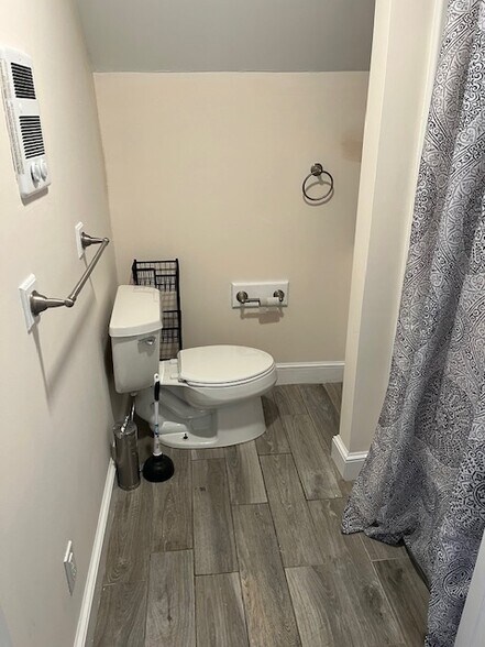 Bathroom - 30 E Elm St