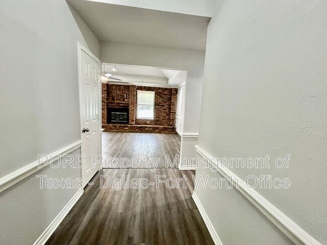Building Photo - 7729 Red Oak St